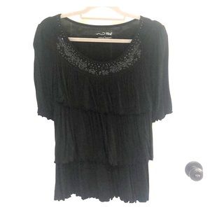 Tiered black 3/4 sleeve